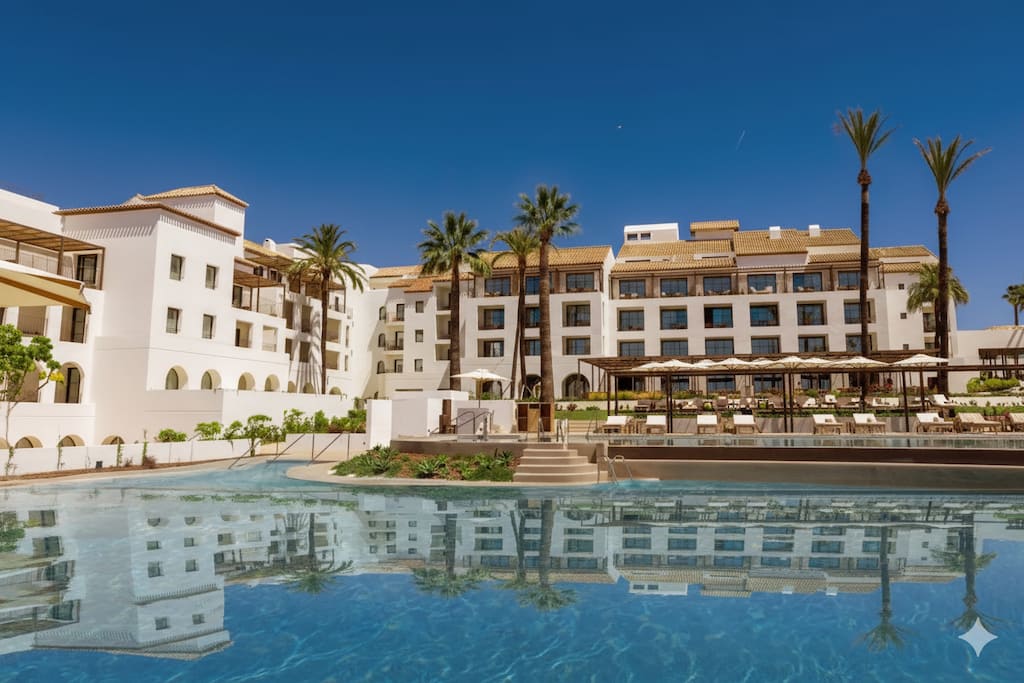 La Zambra hotel setting