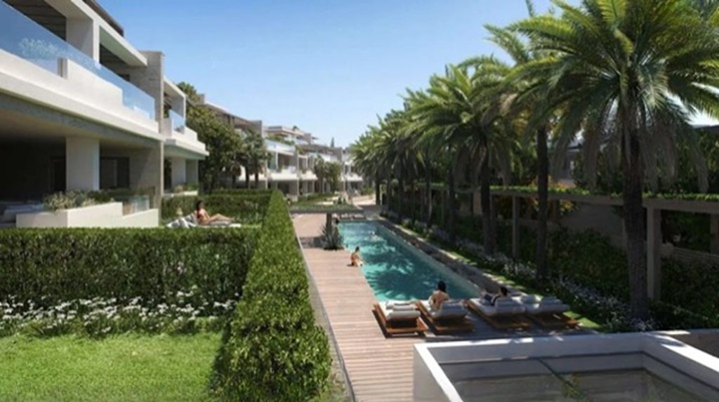 Communal gardens and pool — UNO Marbella