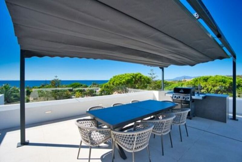 Rooftop dining terrace — Villa View
